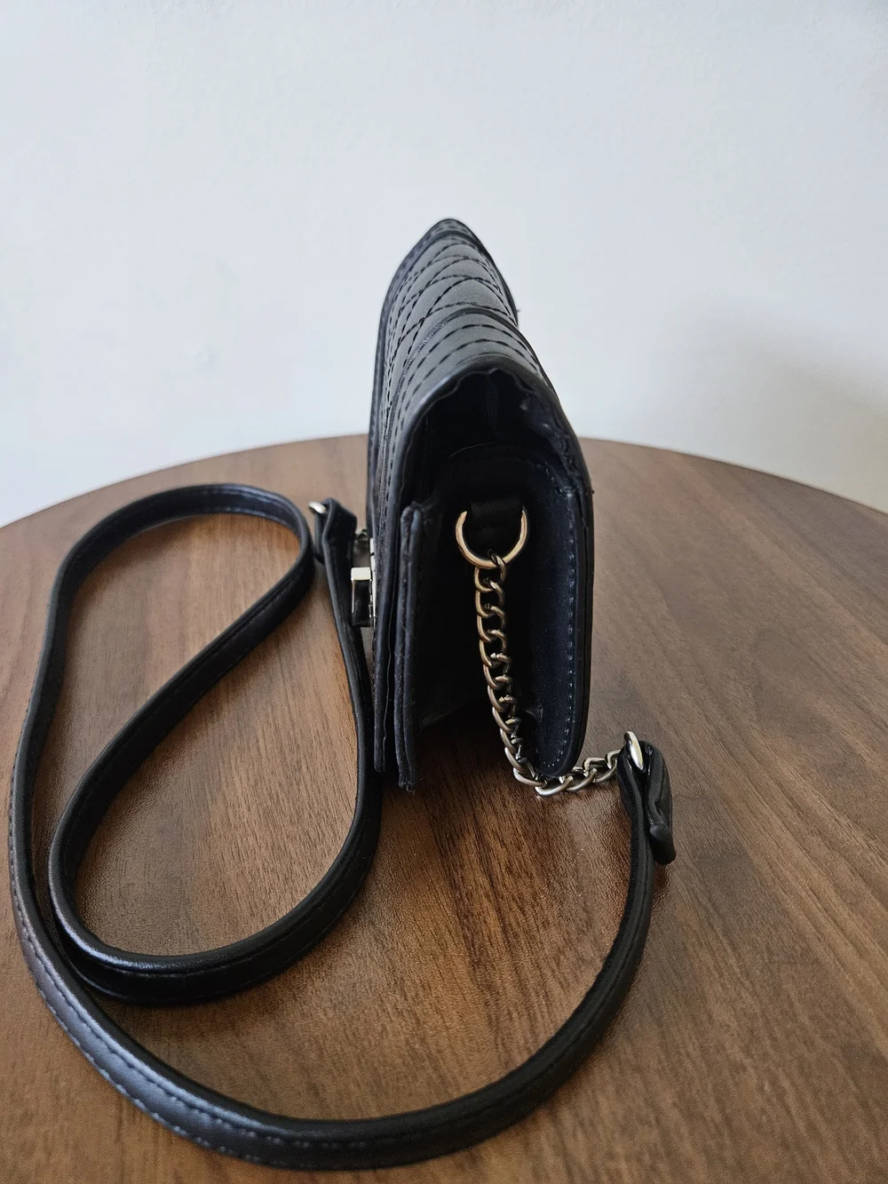 Quilted Black Crossbody Bag with Chain Strap